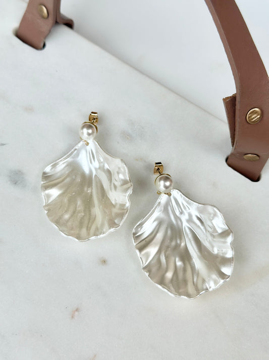 oval pearl shell earrings