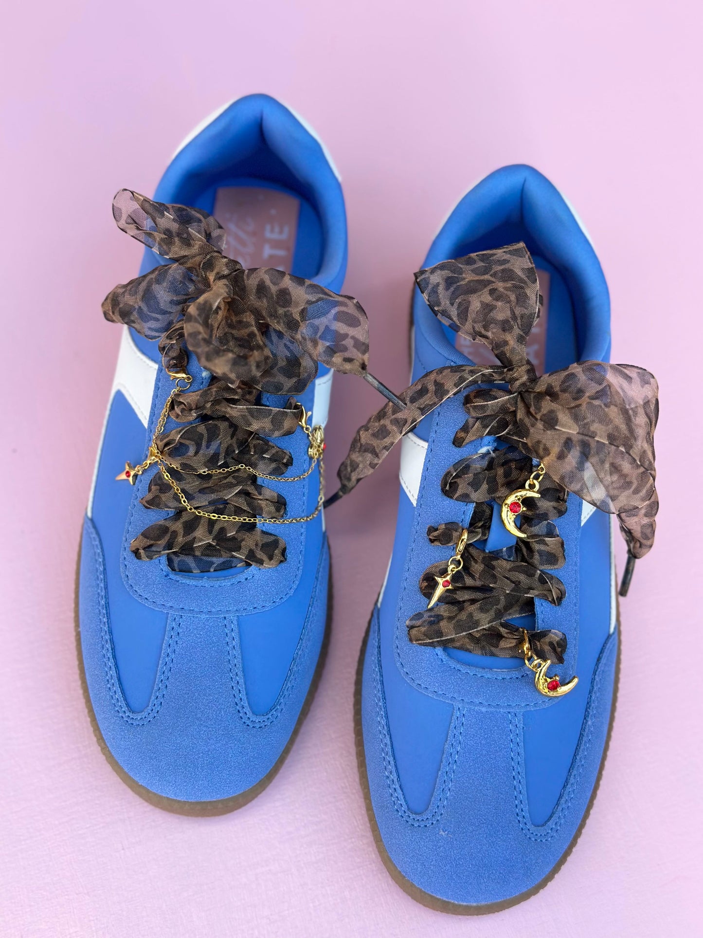 the mckenny leopard laces and show charms