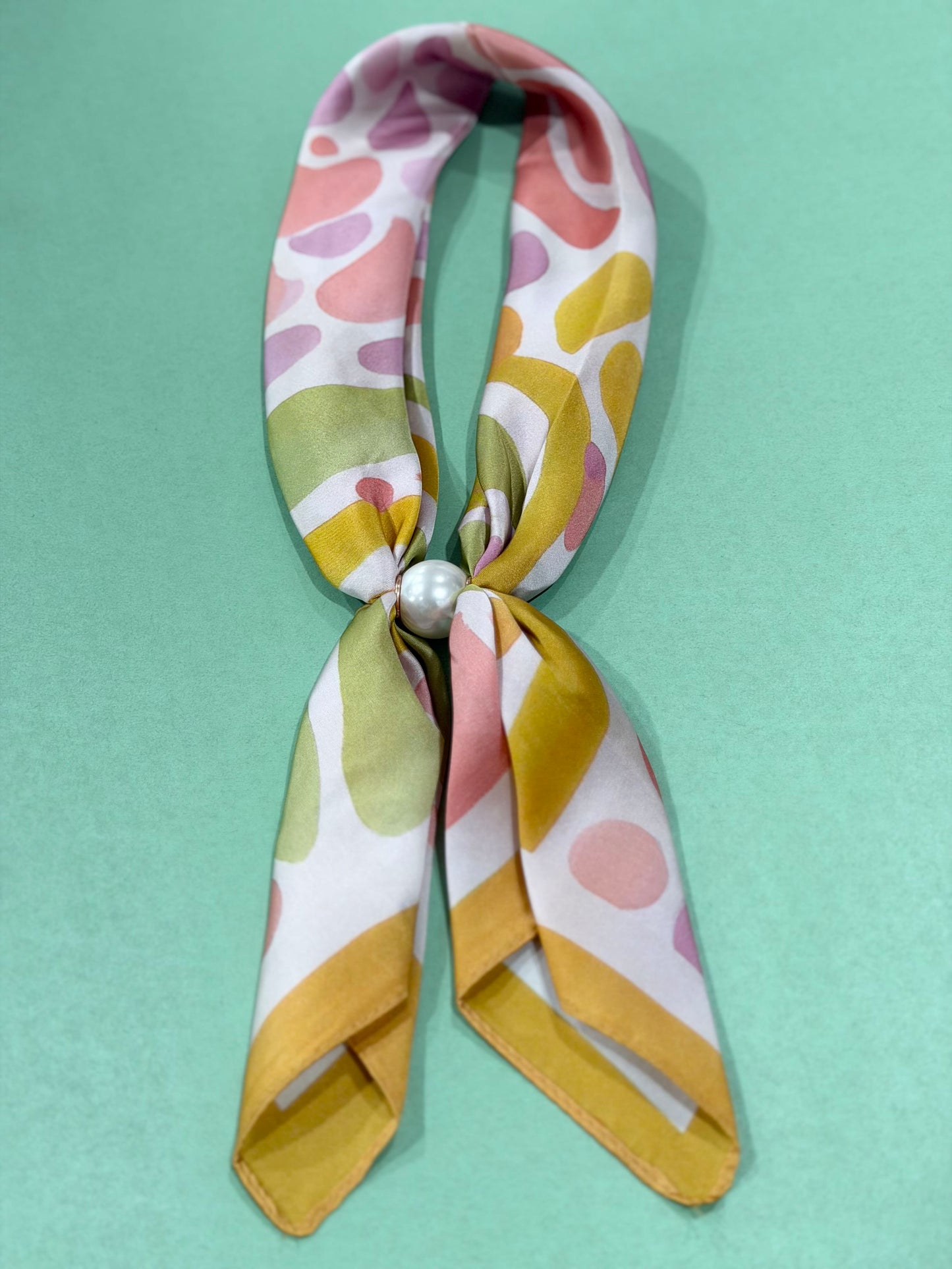 the zoey magnetic scarf - peach