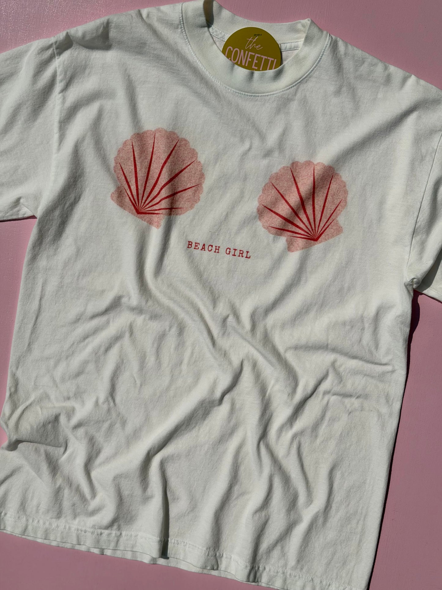 the beachy clam tee