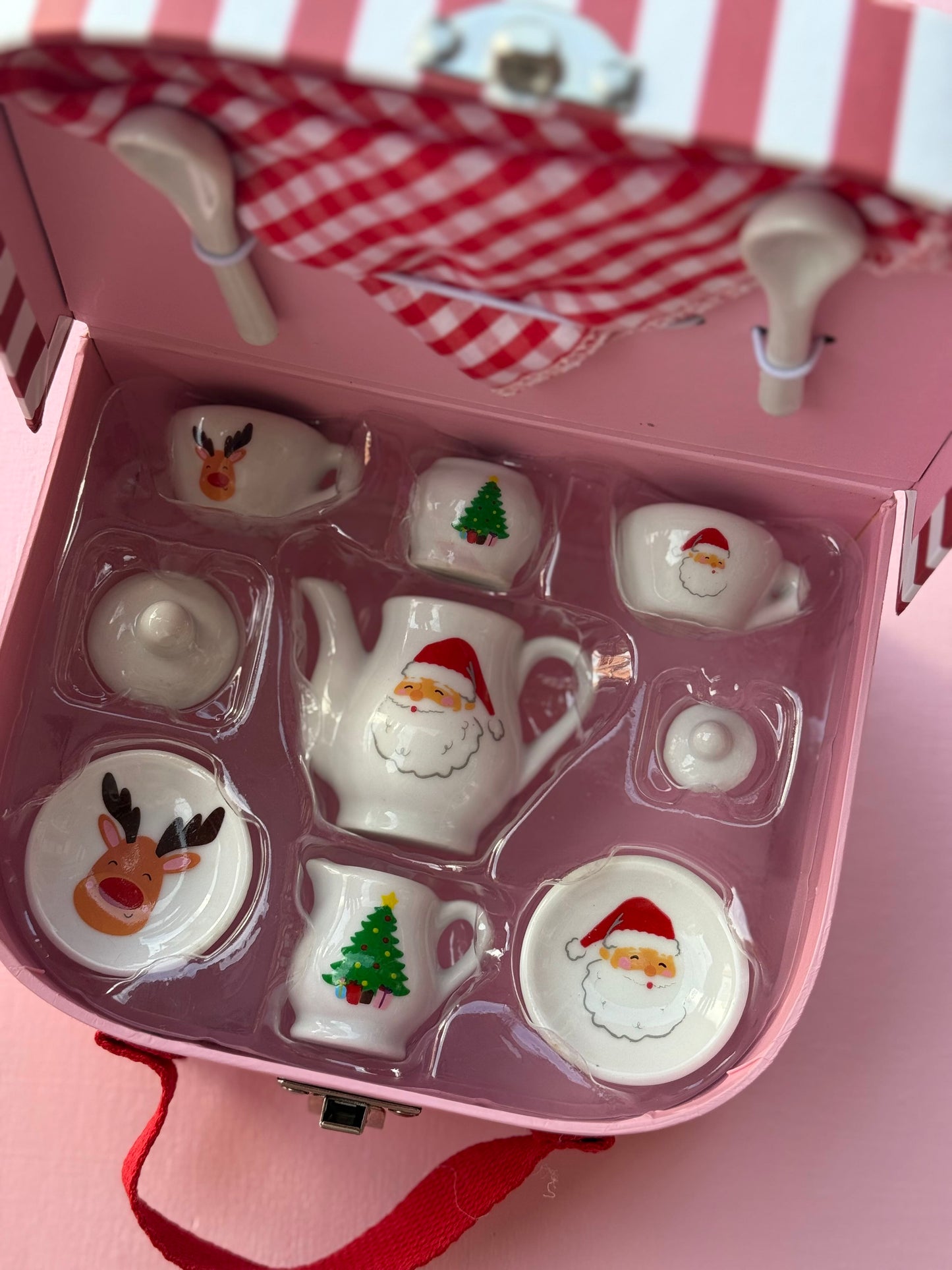 Christmas tea suitcase set