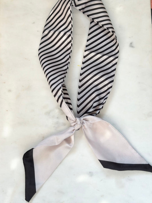 the apricot twilly scarf