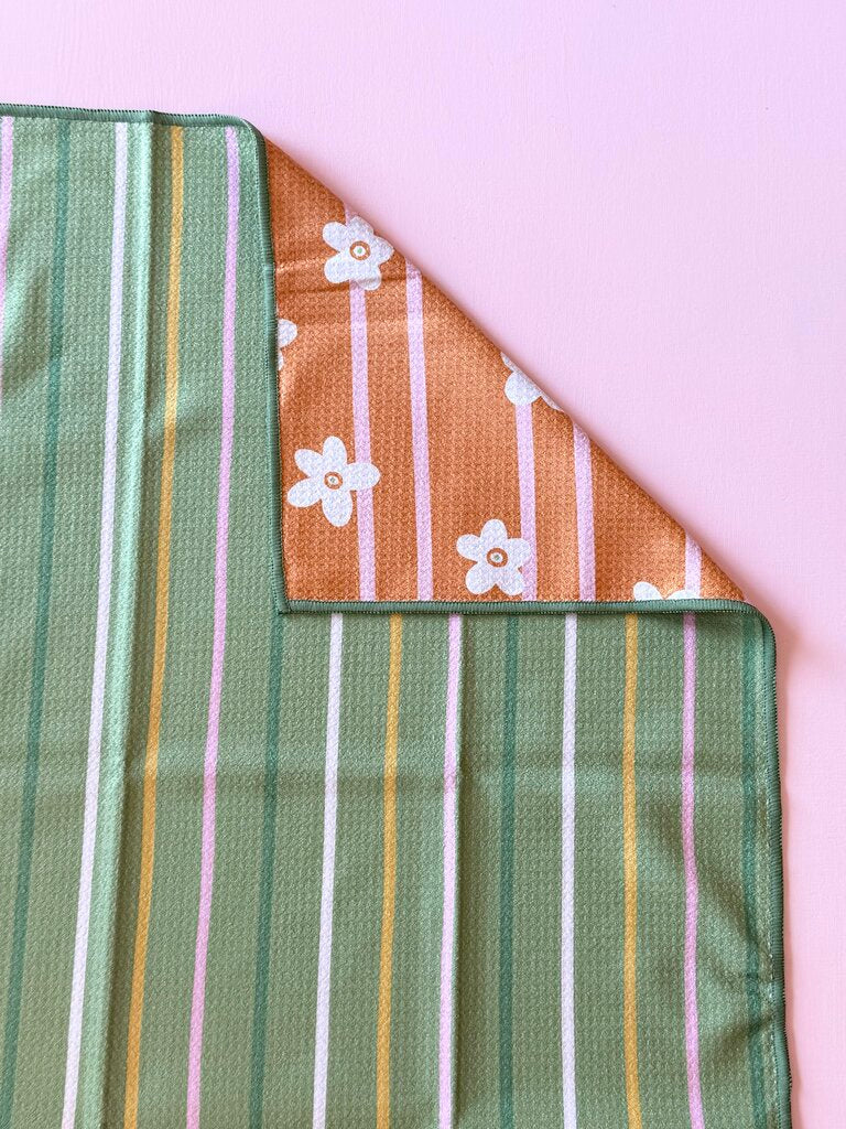 wildwood landing hand towel - lean and green