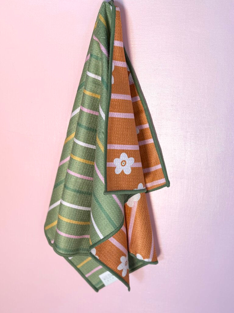 wildwood landing hand towel - lean and green