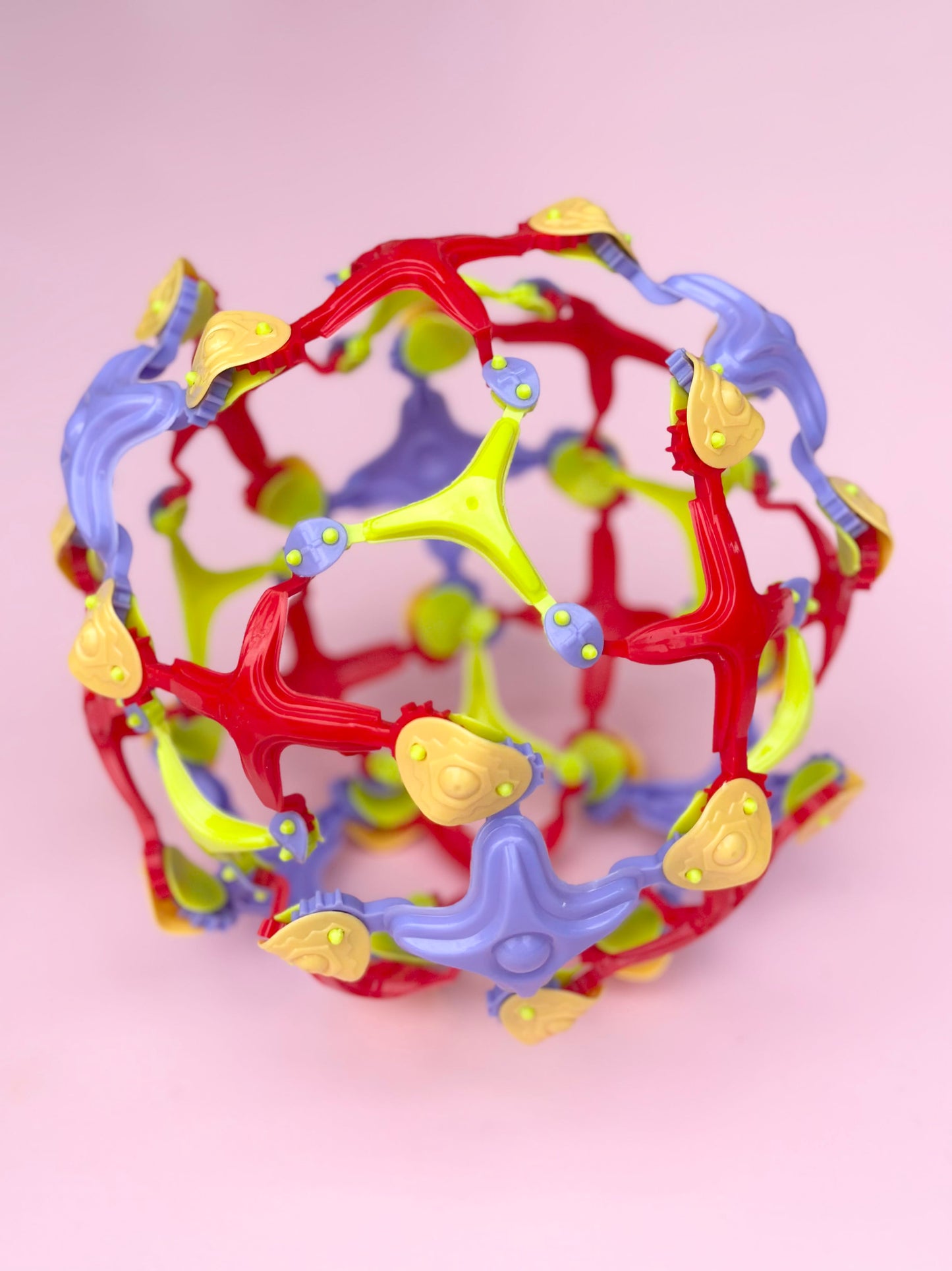 curiosities expand a ball flower - red