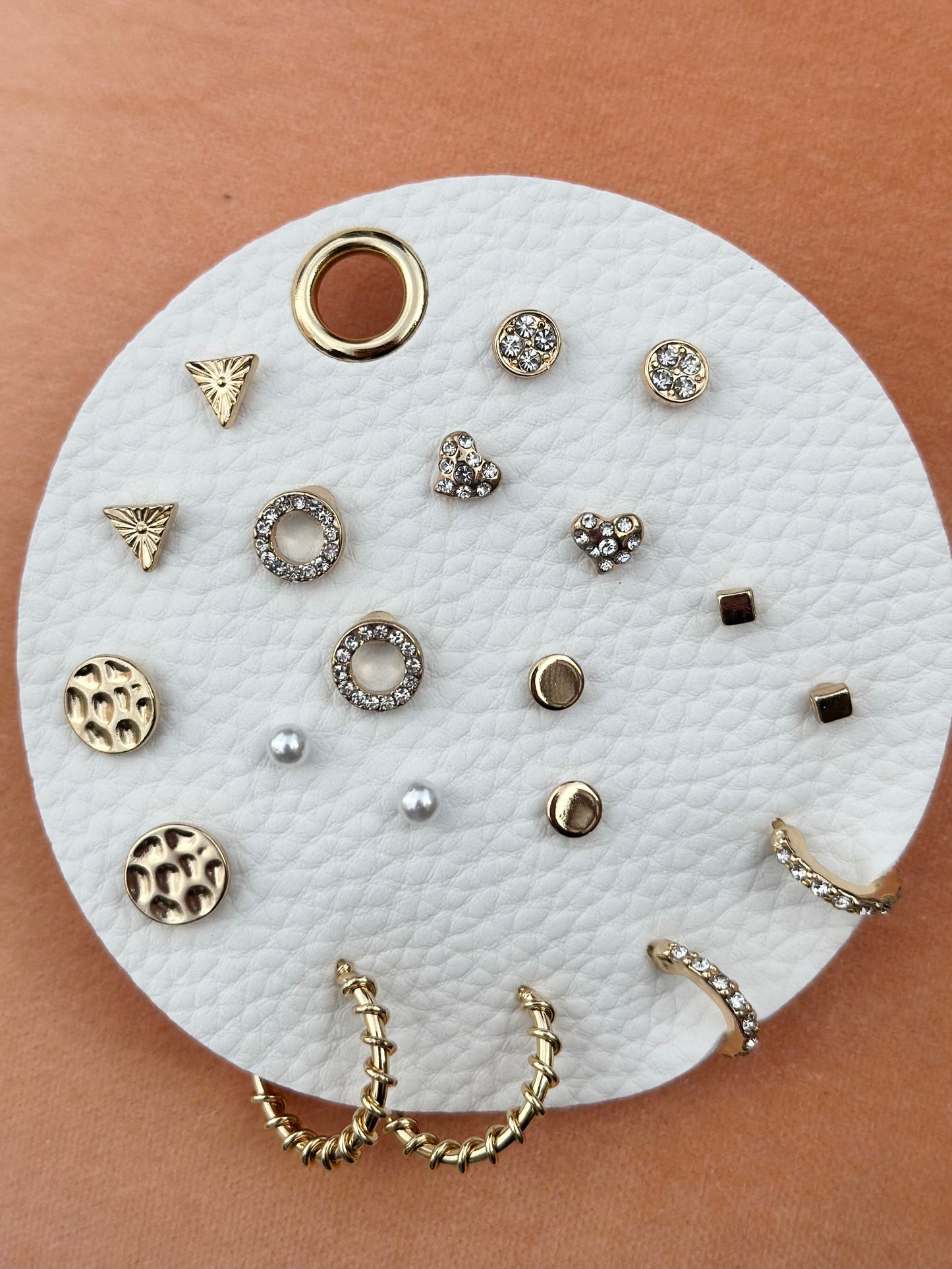 the savy earring set