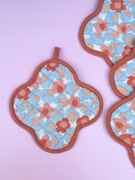 the carrie lee pot holder