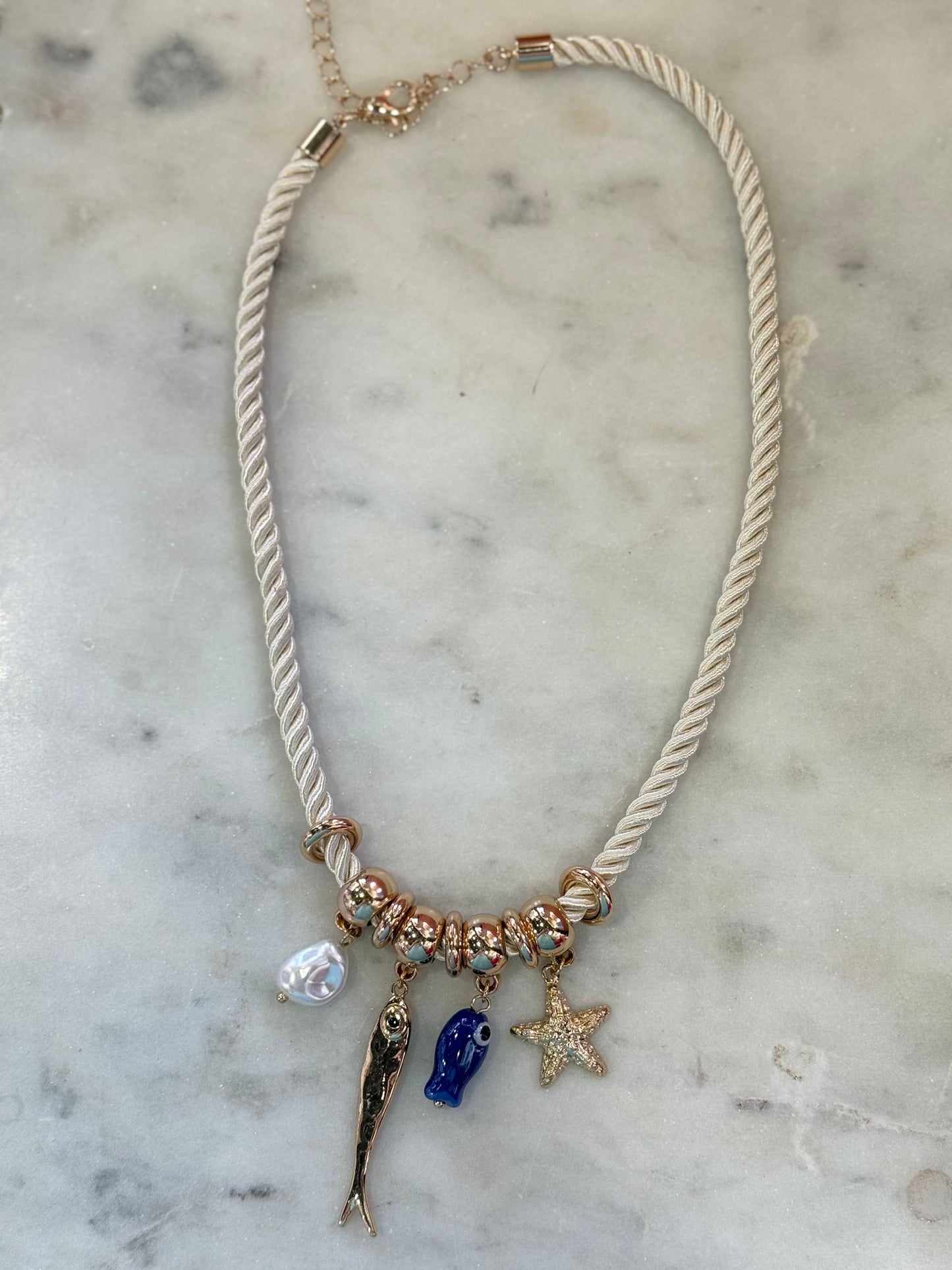 the finly fish necklace