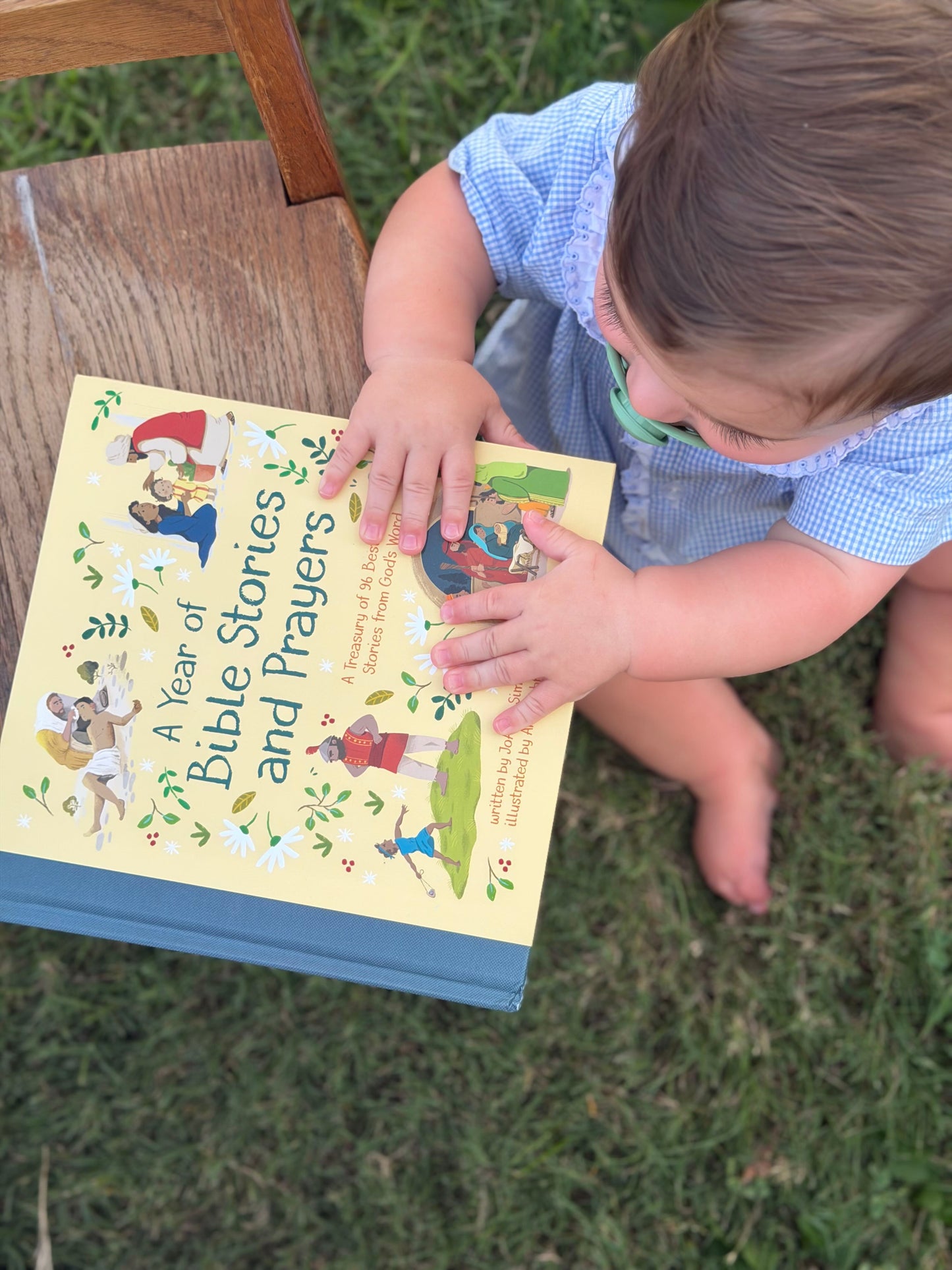 a year of bible stories and prayers