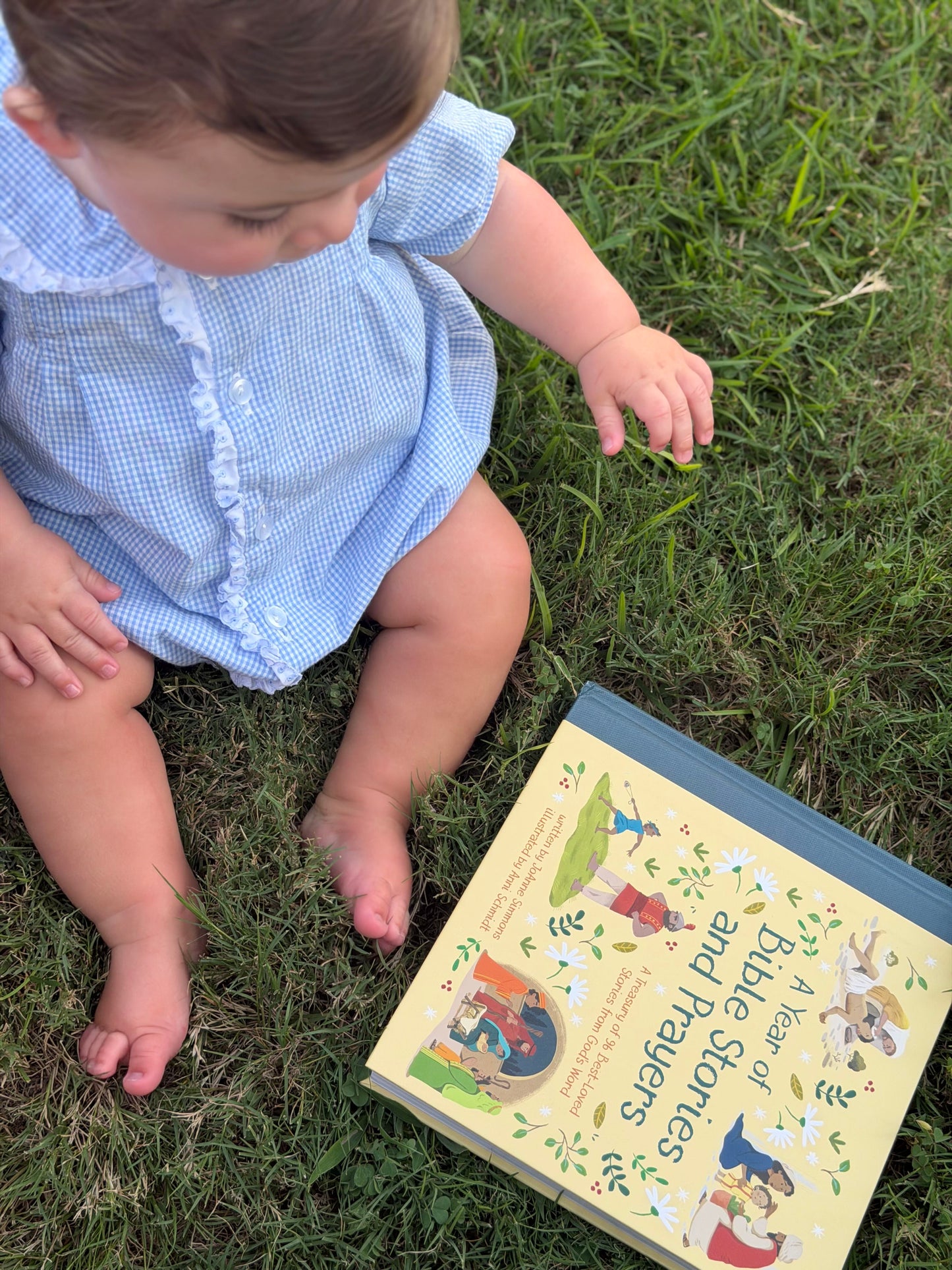 a year of bible stories and prayers