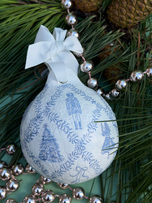 papier-mache ornaments - lattice pattern