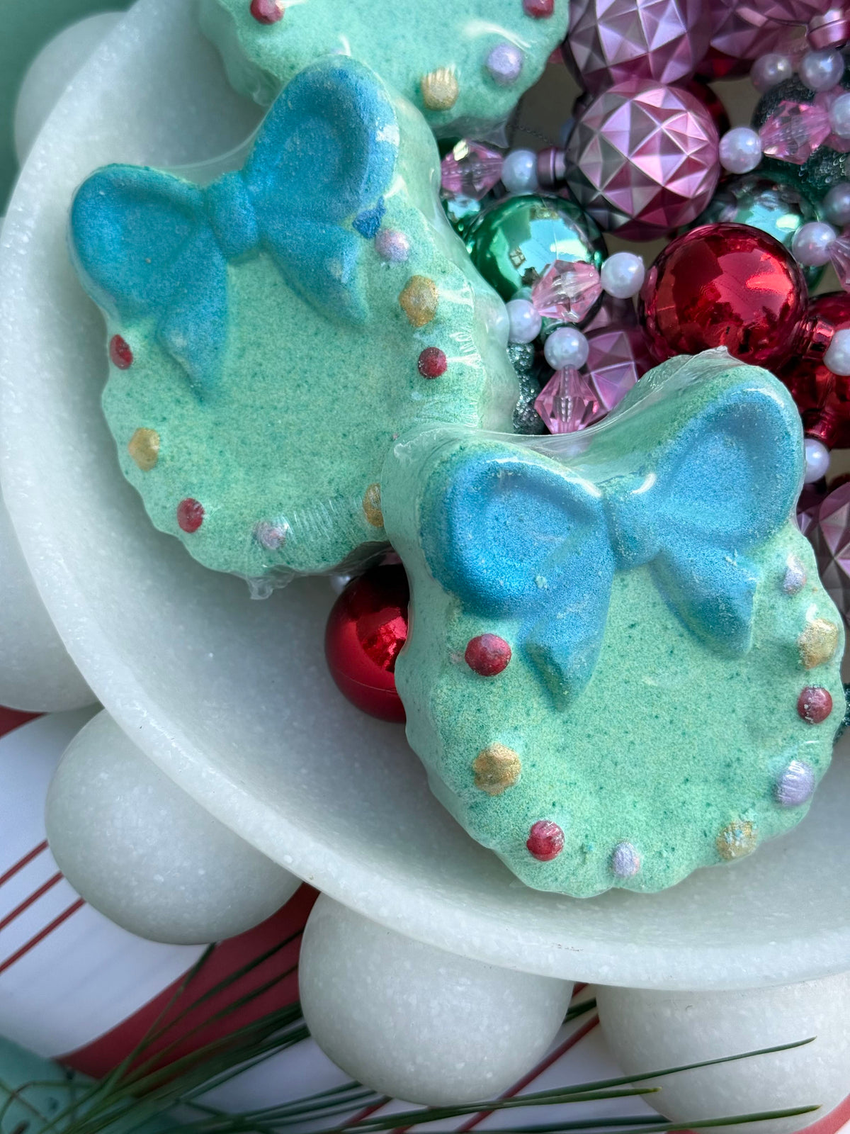 wreath bath fizzer - sugar plum scent