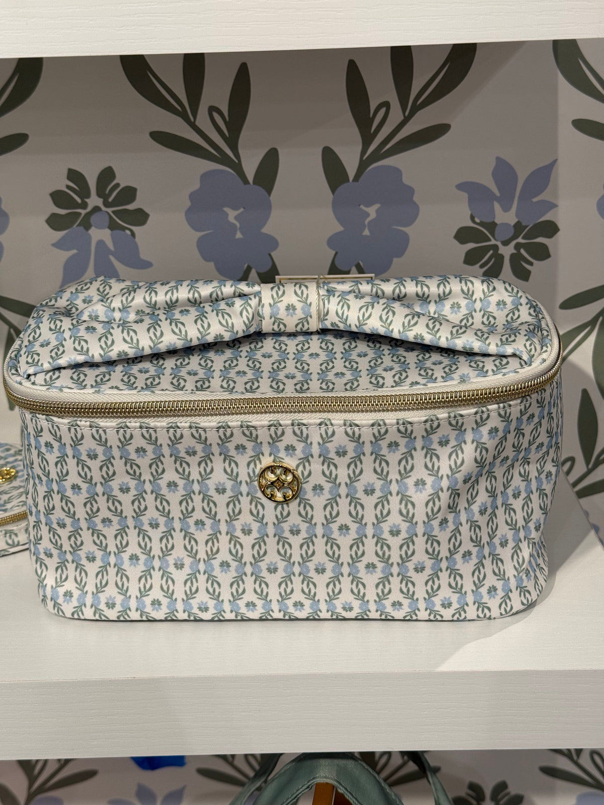 cosmetic bag kiss and makeup - bloomline