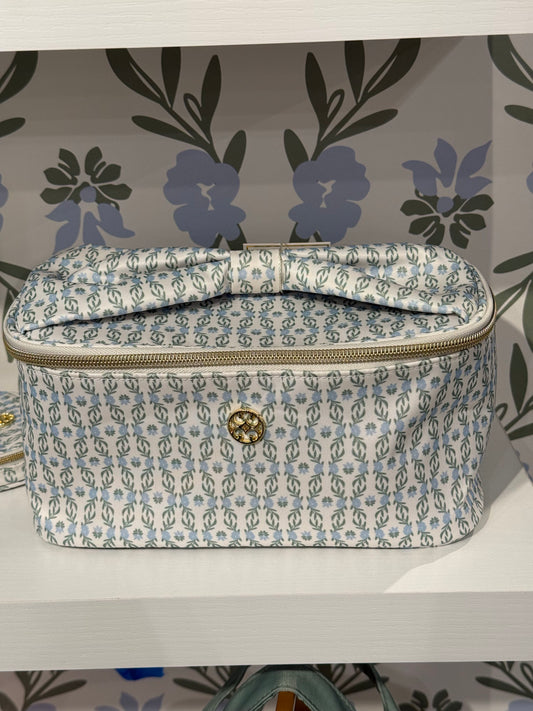 cosmetic bag kiss and makeup - bloomline